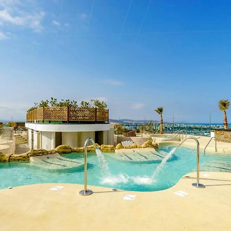 Seaside Serenity Oasis - High Floor - Stunning Views ยิบรอลตาร์ ภายนอก รูปภาพ